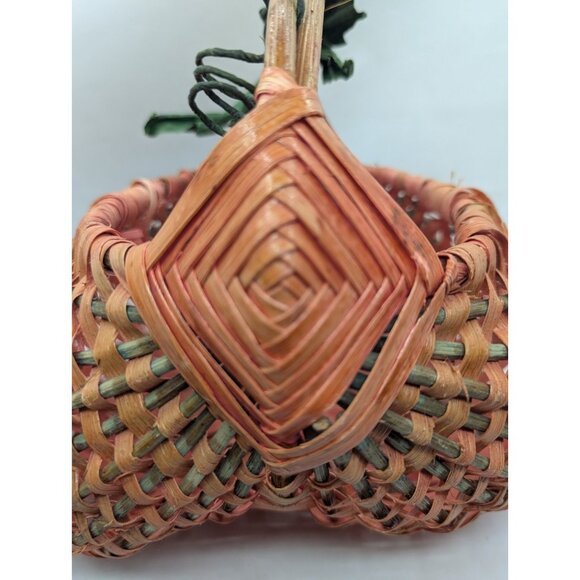 Basket Buttocks lightweight colorful woven w/ faux leaf vine Primitive Farmhouse - Picture 4 of 16